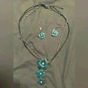 Necklace and earring set